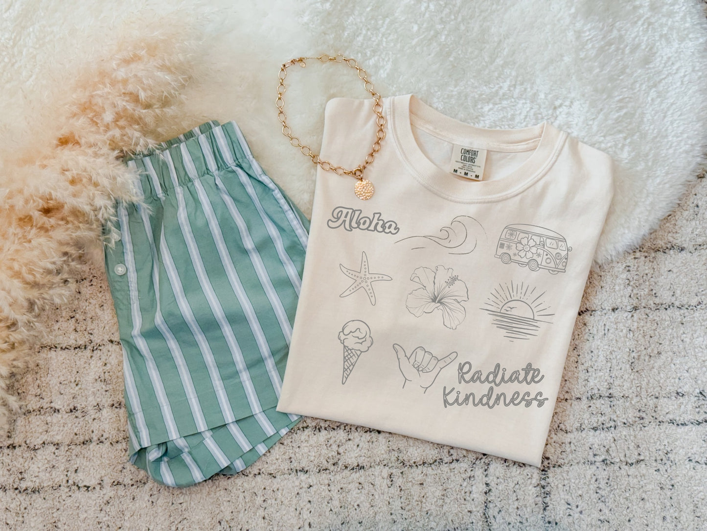 Aloha Vibes Cropped Tee