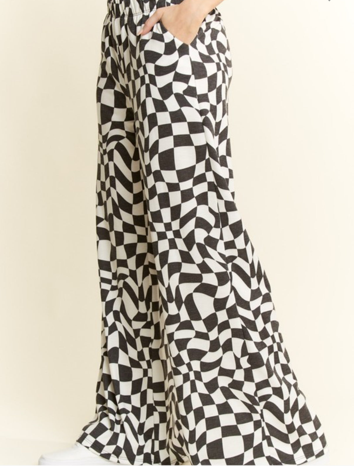 Wavy Checkered Pants